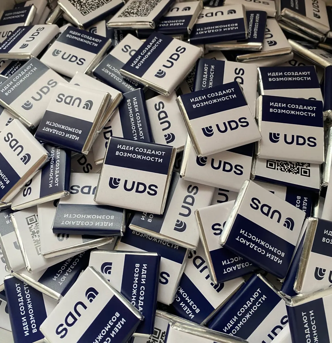 Новогодние подарки — Шоколад в фирменной обёртке UDS с QR-кодом